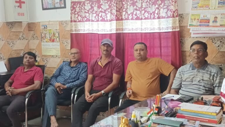 पीएम नरेंद्र मोदी के 124 वाँ मन की बात कार्यक्रम को सुना भाजपा नेता डॉ मनीष पंकज मिश्रा सहित भाजपा कार्यकर्ता